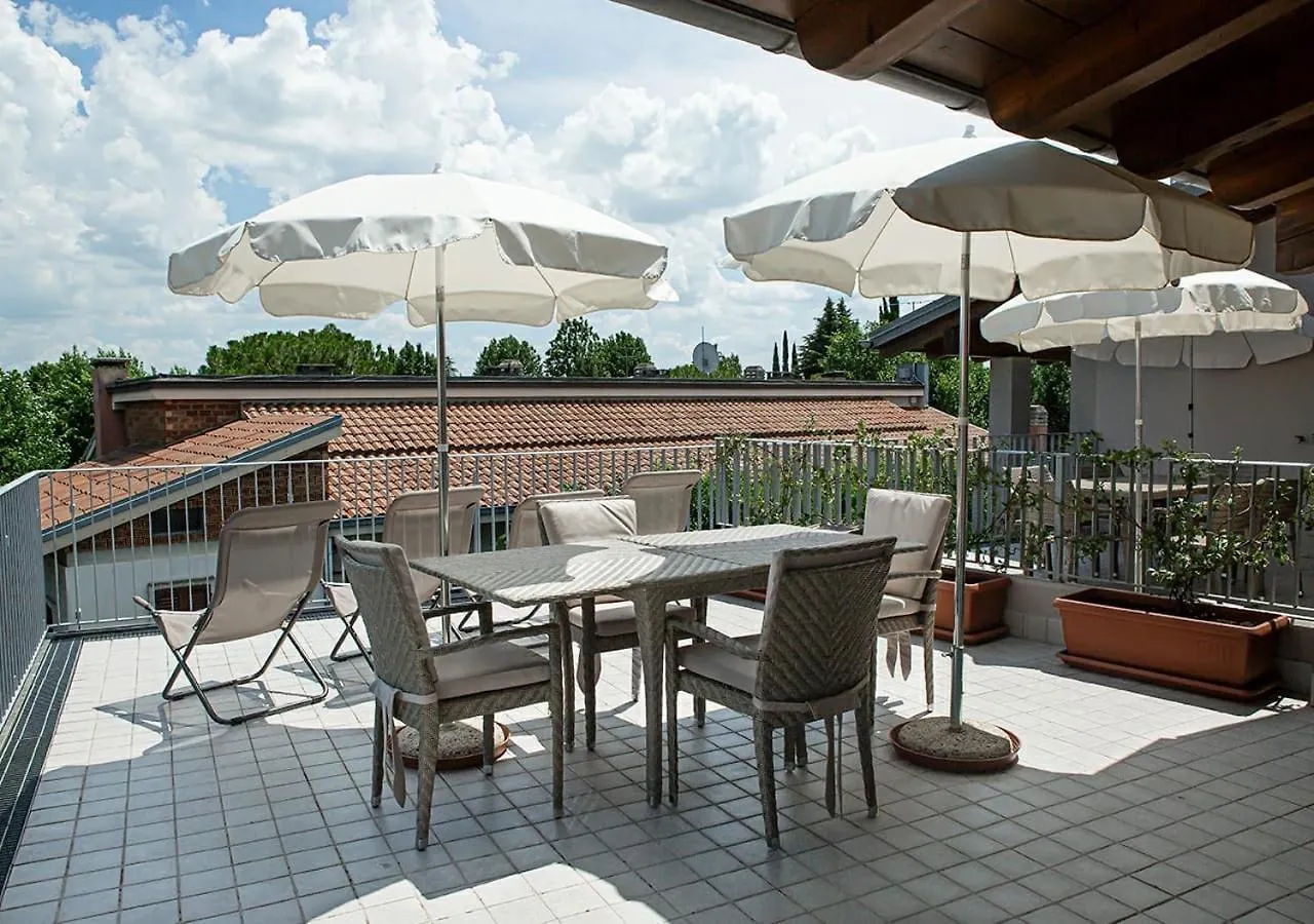 Sirmione Rosselli Apartments